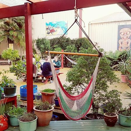 Bazil's Backpackers BBH Hostel&Surf School Westport Buitenkant foto