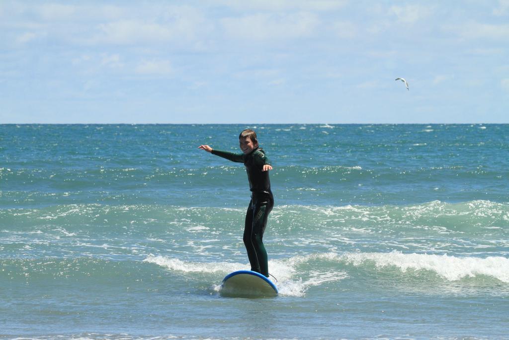 Bazil's Backpackers BBH Hostel&Surf School Westport Buitenkant foto