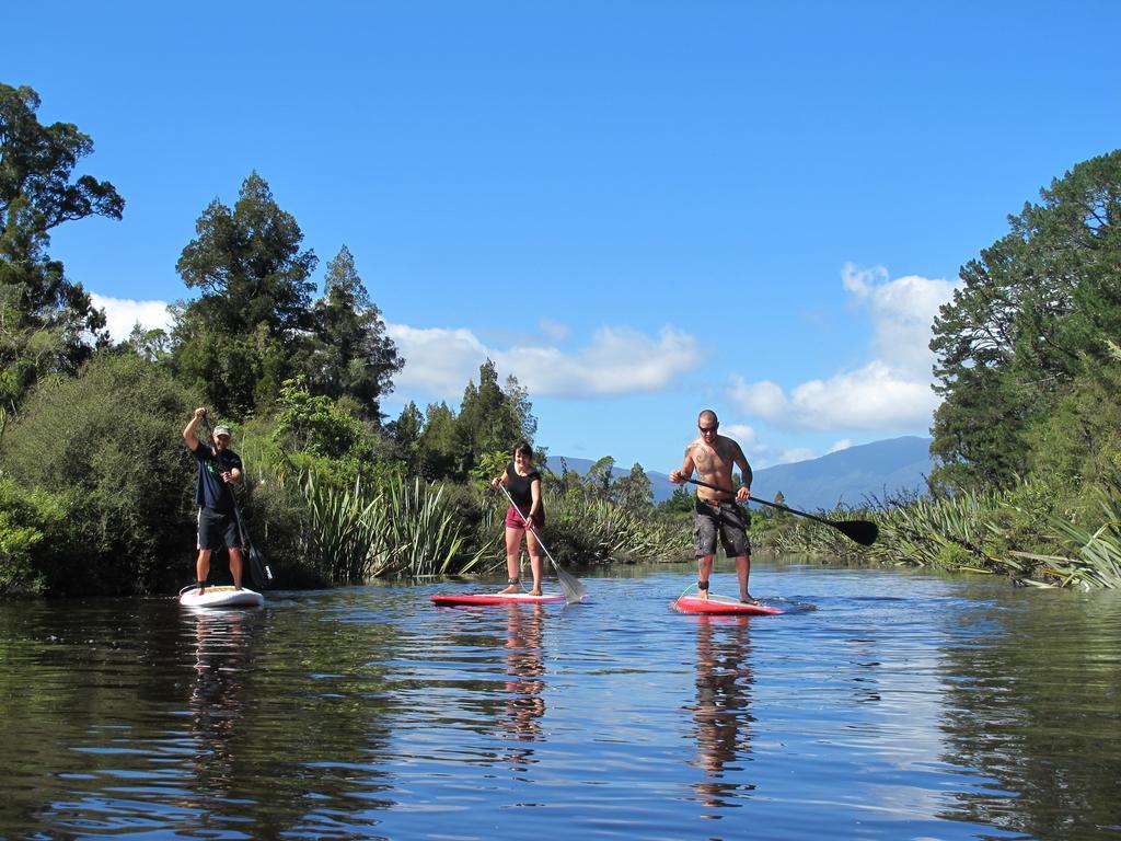 Bazil's Backpackers BBH Hostel&Surf School Westport Buitenkant foto