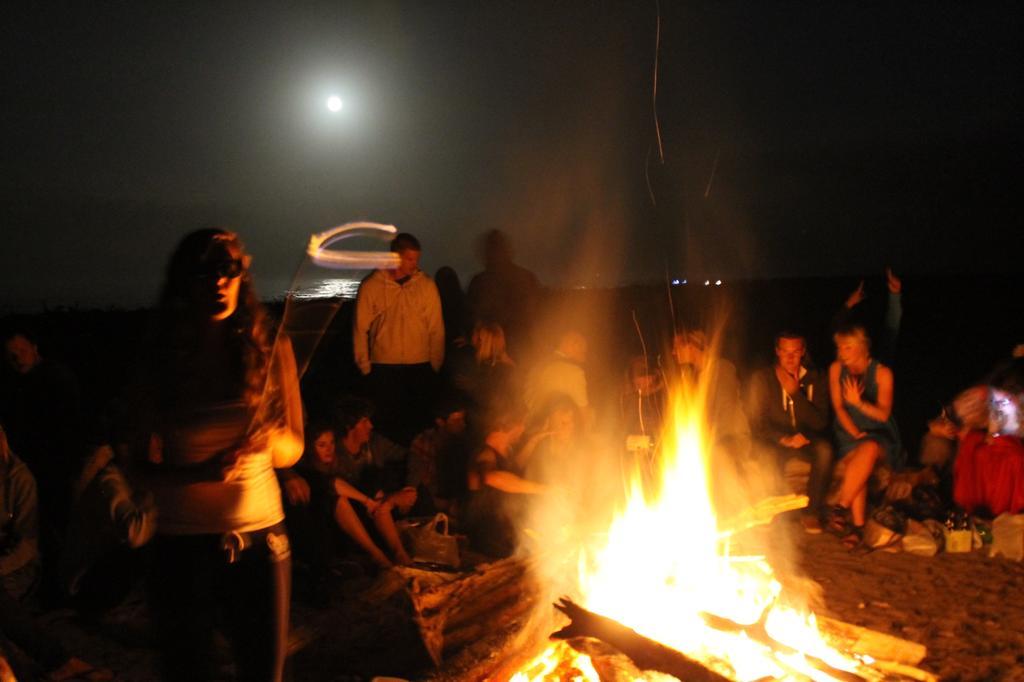 Bazil's Backpackers BBH Hostel&Surf School Westport Buitenkant foto