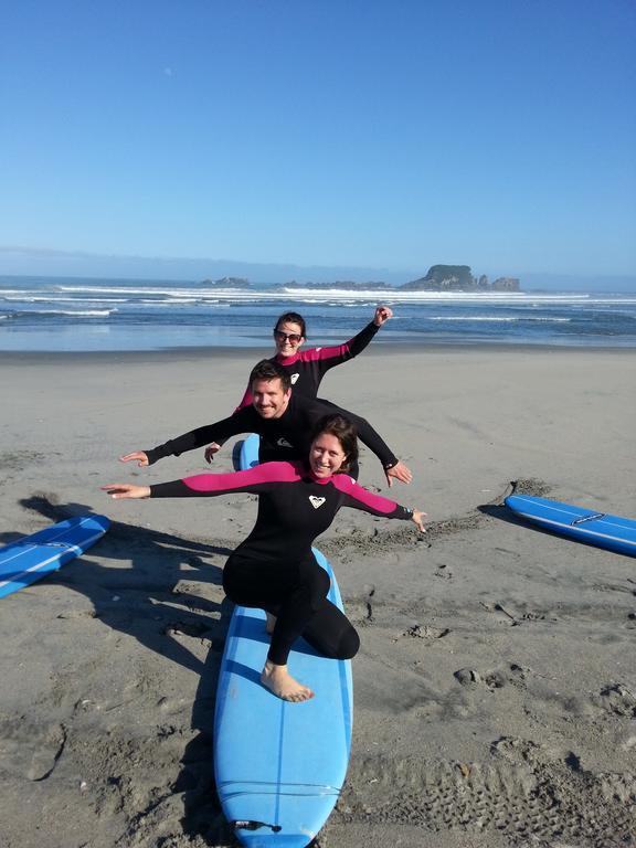 Bazil's Backpackers BBH Hostel&Surf School Westport Buitenkant foto