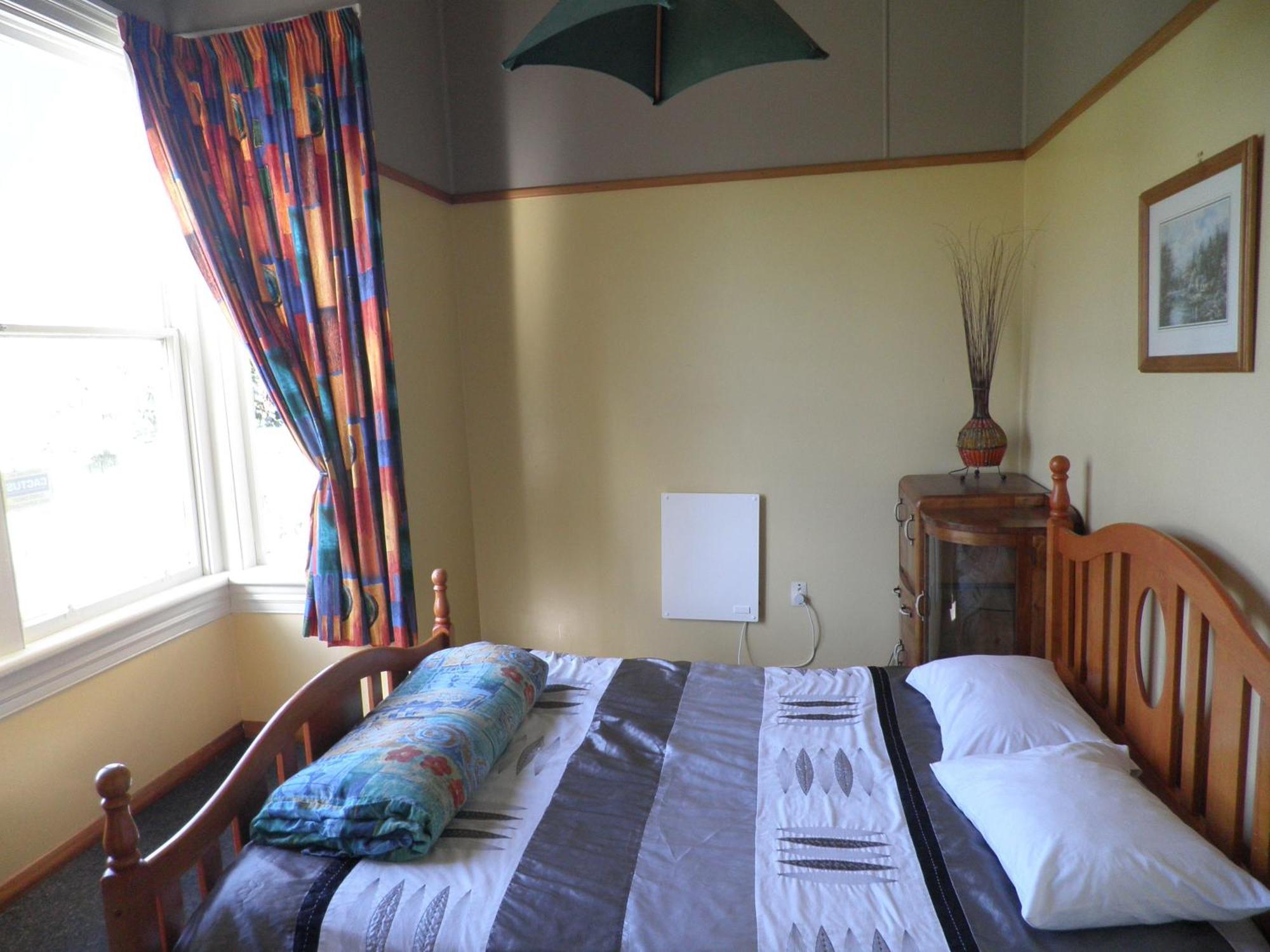Bazil's Backpackers BBH Hostel&Surf School Westport Buitenkant foto
