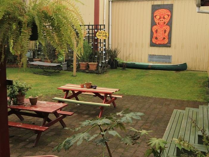Bazil's Backpackers BBH Hostel&Surf School Westport Buitenkant foto