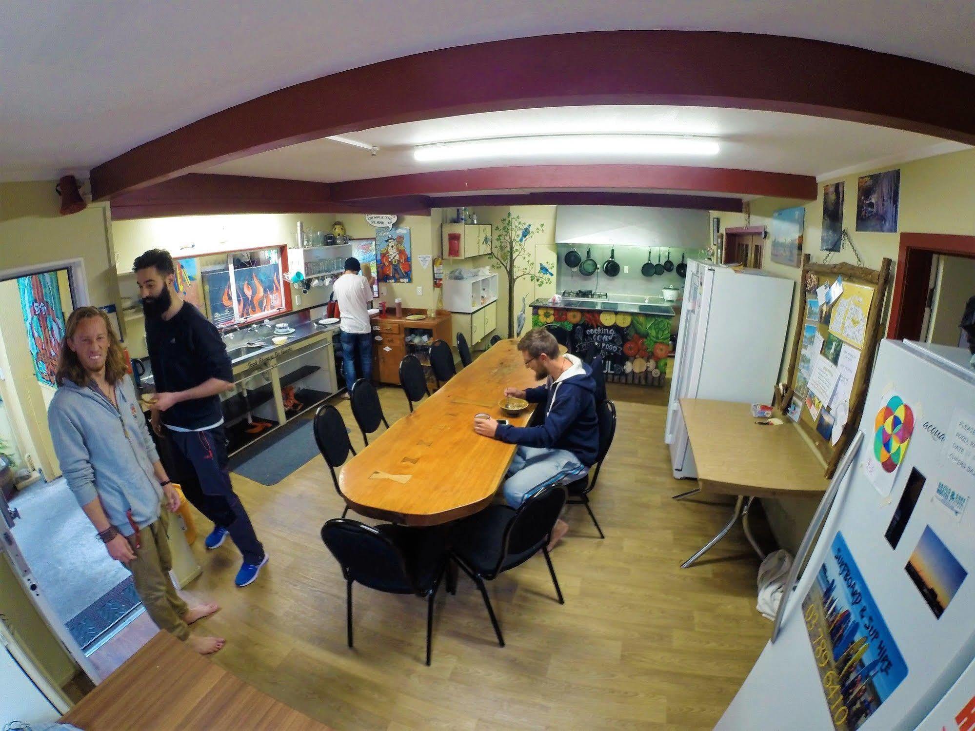 Bazil's Backpackers BBH Hostel&Surf School Westport Buitenkant foto
