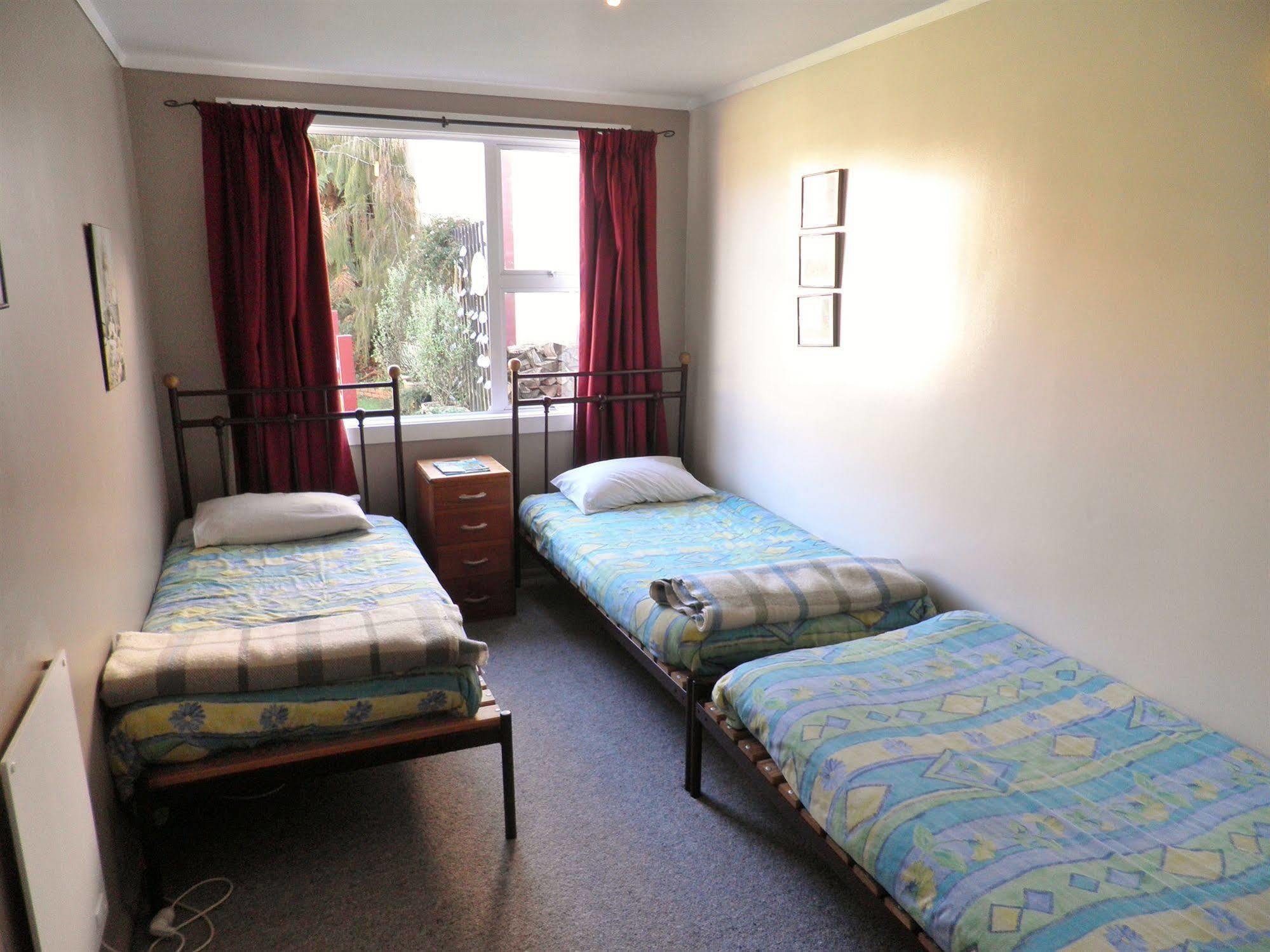 Bazil's Backpackers BBH Hostel&Surf School Westport Buitenkant foto