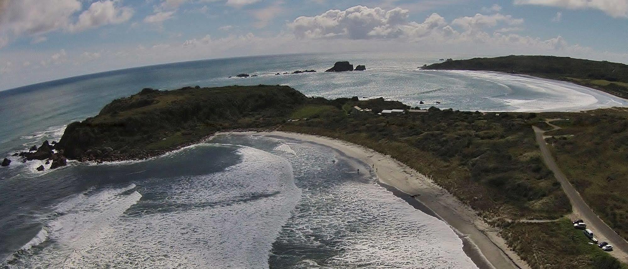 Bazil's Backpackers BBH Hostel&Surf School Westport Buitenkant foto