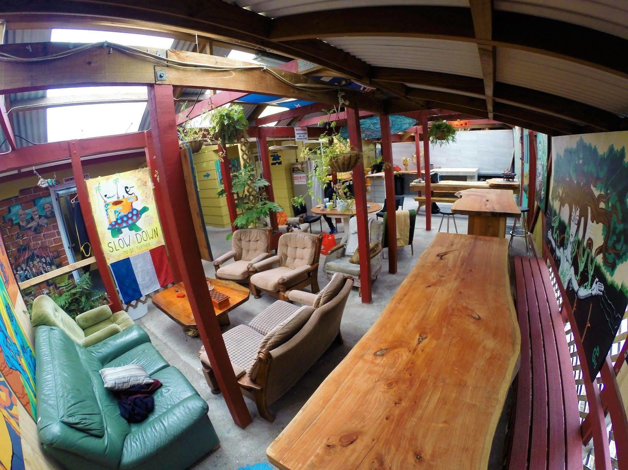 Bazil's Backpackers BBH Hostel&Surf School Westport Buitenkant foto