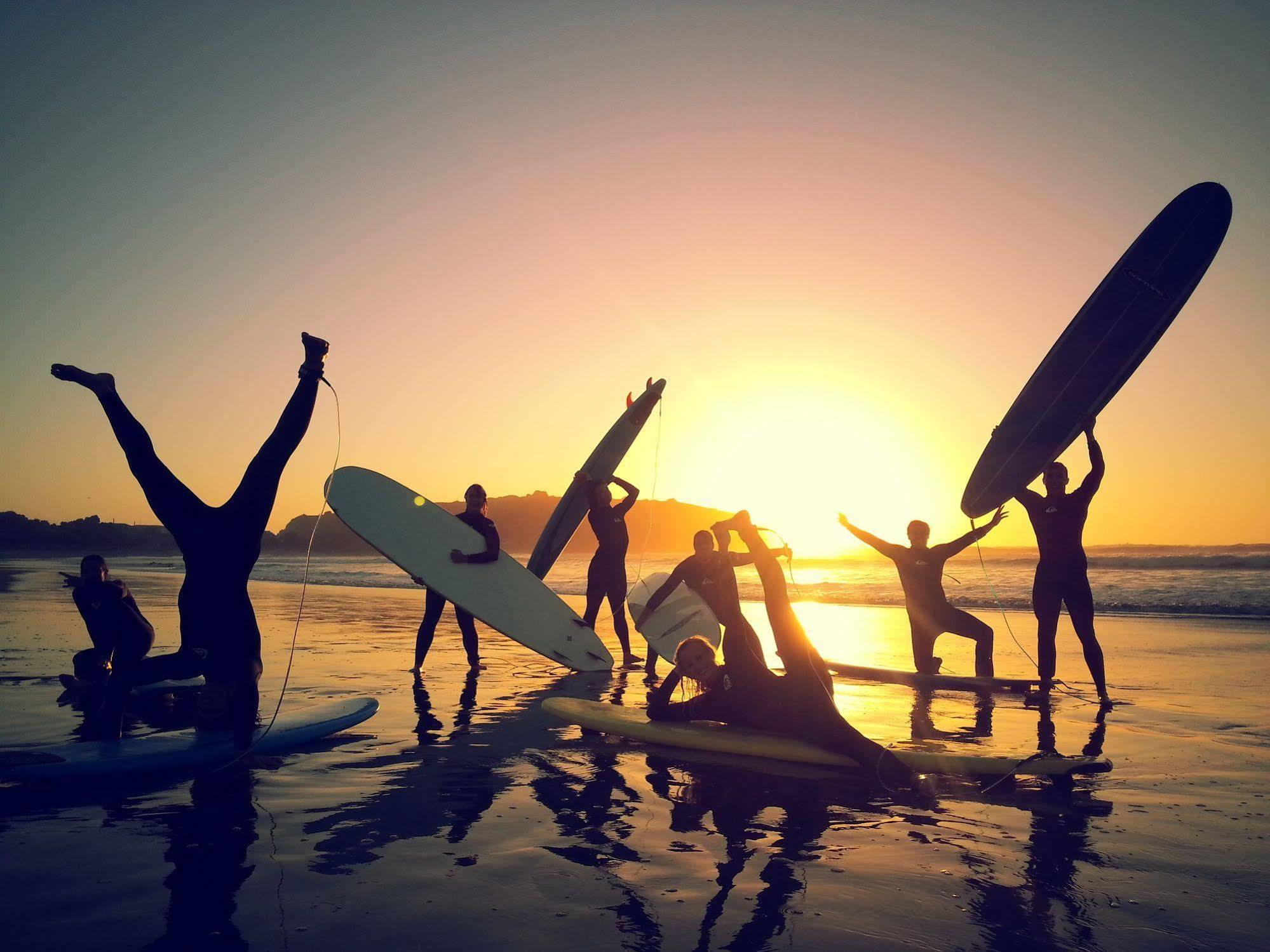Bazil's Backpackers BBH Hostel&Surf School Westport Buitenkant foto
