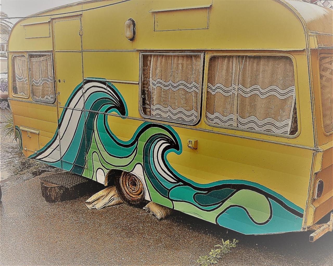 Bazil's Backpackers BBH Hostel&Surf School Westport Buitenkant foto